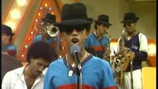 Aramis Camilo Video 80s Ven Llevame Contigo - Canta Benny Sadel