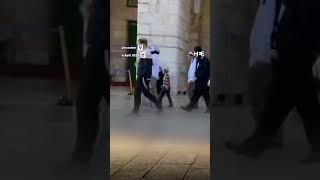 Israeli settlers arrive at Al-Aqsa Mosque under the protection of Israeli forces