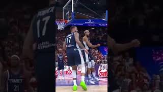 Rudy Gobert bring a Basketball to a Volleyball game !!!🤣