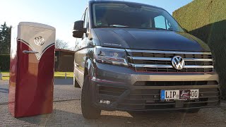 Der Kühlschrank im Klassiker Bulli-Design + Montagewagen Just Küchen