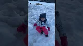 AMAZING 3 YEAR OLD GIRL PLAYING IN THE SNOW #short #snow