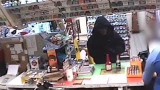 Gun-wielding suspect sought in Huntsville gas station holdup