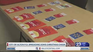 Alton police department spreading holiday cheer before Christmas