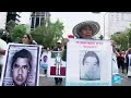 Familiares de los 43 desaparecidos de Ayotzinapa exigen verdad en el caso