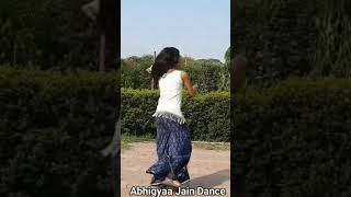 Riva Arora Dance Vs Abhigyaa jain Dance #shots #dance#dancebattle#abhigyaajaindance #rivaarora