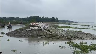 নির্মাণাধীন বাঁধ ভেঙ্গে খাল, ব্লক দিয়ে বাঁধ নির্মাণের দাবিতে মানববন্ধন