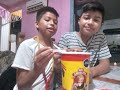 probando helado de chocolate abuelita - los brothers