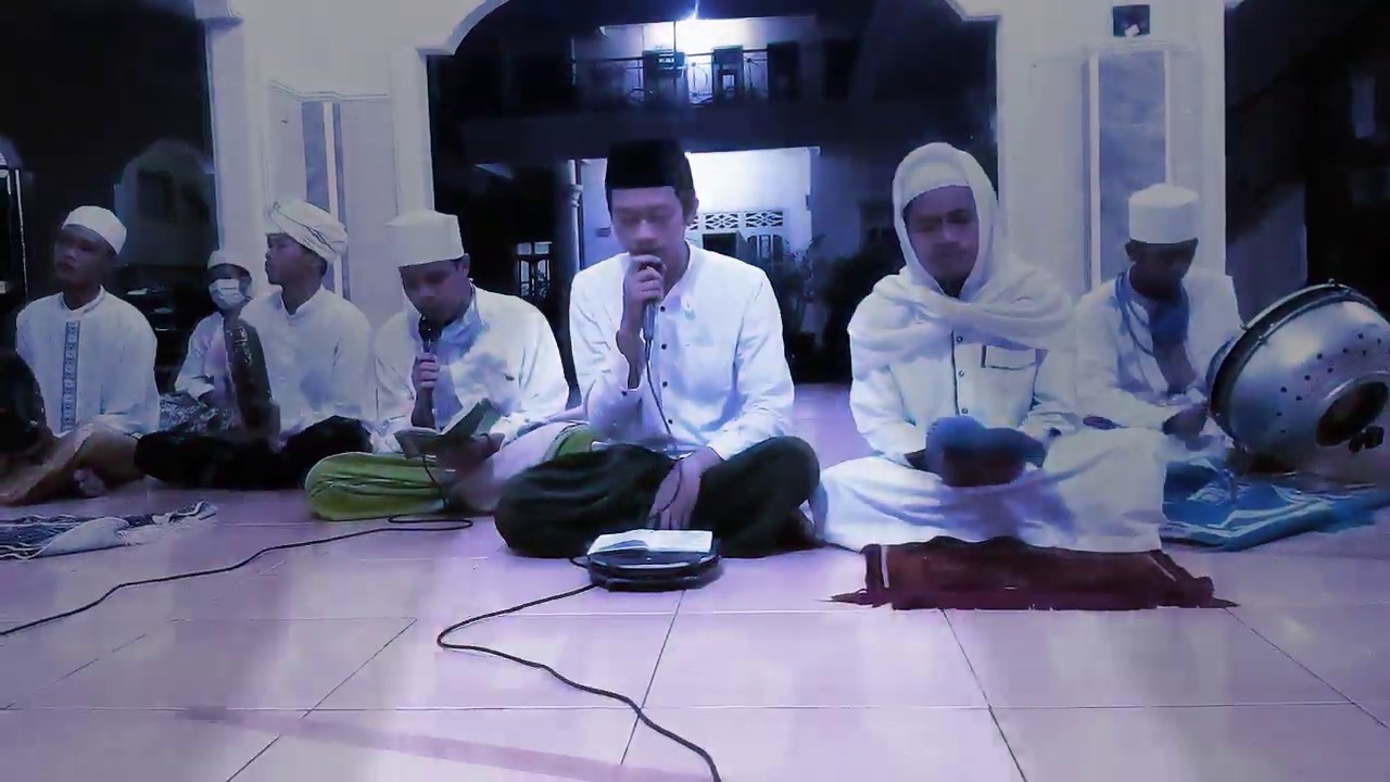 Pembacaan "MAULID BURDAH" - YouTube