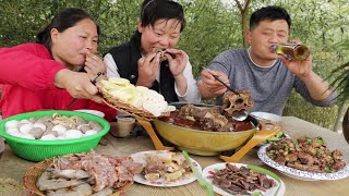 5 pound donkey bone stew hot pot, full table to entertain sister