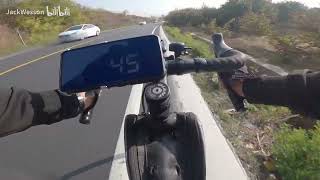 公路车骑行爬坡有多累，冲坡有多爽 Riding on a road bike, climbing and rushing is very cool