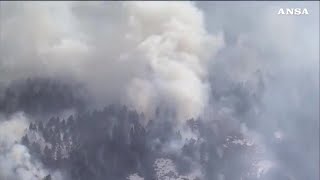 Vasto incendio sulle Rocky Mountain, in migliaia ricevono l'ordine di evacuazione