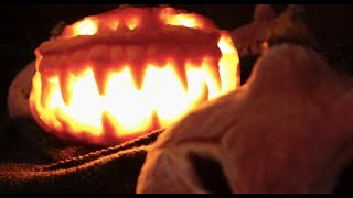 A "creepy" pumpkin carving timelapse..