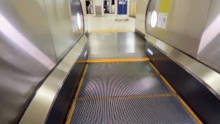 東京メトロ半蔵門線住吉駅のホームエスカレーター②（住吉方面改札側）