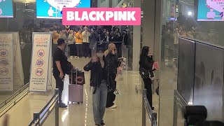 BLACKPINK Departure for World Tour | Friendly Lisa and Rosé