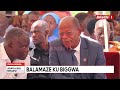 agataliikonfuufu abalamazi okuva mu bitundu eby’enjawulo bagenze ku biggwa ebyenjawulo abajulizi gye