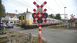 Spoorwegovergang Limal (B) // Railroad crossing // Passage à niveau