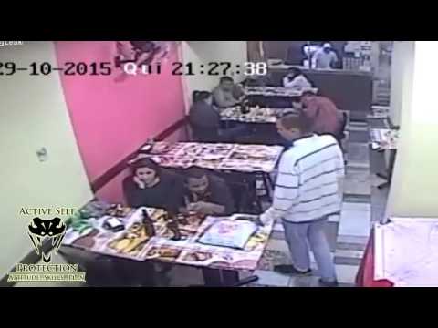 What is an opportunistic robber?