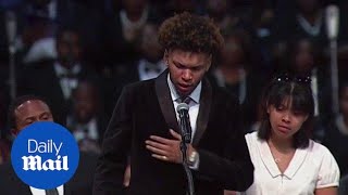 Family members pay moving tributes to Aretha Franklin