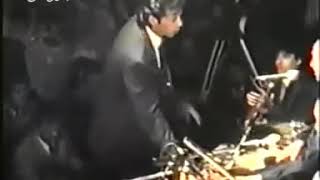 Rare Footage of Imran Khan Requesting Ustaad Nusrat Fateh Ali Khan for  \\"Ali Da Malang\\"