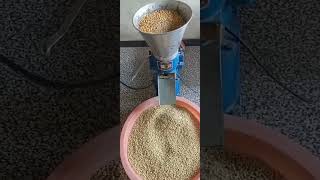 Home use small type chicken cattle food making machine animal feed pellet mill supplier good price