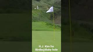Hyo Joo Kim - Rolls for the Birdie on the baby hole - 2023 Dio Implant LA Open - Round 2
