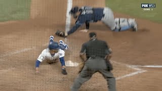 Mookie Betts manufactures a run with his speed in Game 1 of the World Series, a breakdown