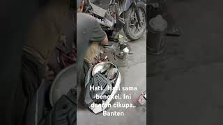 Niat benerin setater.. Sama rem.. Ga taunya bodi dibongkar.. Semua habis 750 k.. Gila nih bengkel.