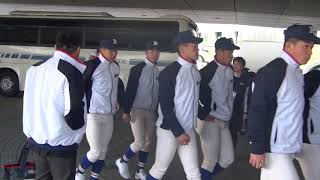 履正社が甲子園球場に到着。センバツ開会式。