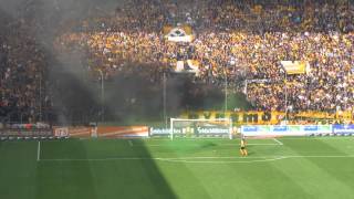 Dynamo Dresden vs. Arminia Bielefeld 11.5.2014 - Pyro während Spielunterbrechung, Kirsten am K-Block