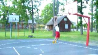 Self-alley-oop Dunk by 5'8½'' (174 cm) dunker