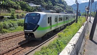 4135次福隆發車經由宜蘭線開往樹林的銀綠色微笑號EMU900型十輛一編組EMU906區間車