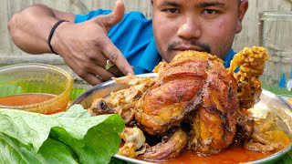 EATING CHICKEN CURRY WITH GREEN CHILLI