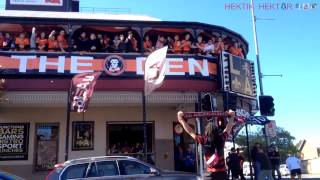 Hektik Hektor from RBB takes on entire pub full of Roar fans!