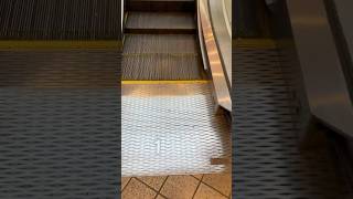 #Fujitec V Series PLS-97-F #Escalator (Older) - HDB Hub, Toa Payoh, Singapore フジテック エスカレーター #shorts