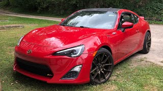 5 Things I LOVE About My Scion FRS 6 Speed Manual | Favorite Features