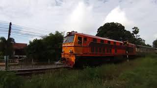 Alsthom 4123​ ทำขบวน​ 167 กรุงเทพ​ -​ กันตัง​ เข้าโค้ง​ผ่านหน้าศาลเจ้า​สุราษฎร์ | Rapid Train​ 167