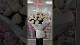 A bouquet of white roses