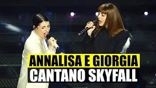 SANREMO 2025: GIORGIA E ANNALISA CANTANO SKYFALL. STANDING OVATION DEL PUBBLICO