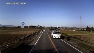 記録画像・熊本地震・20161206・御船IC近くの県道の現状・歩道はまだ震災当時のまま！