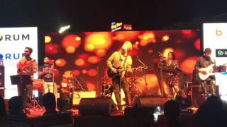 Varun Kapahi Bass Live with Rabbi Shergill (song - Dilli)