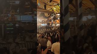 🎪🍻 Ausgelassene Stimmung Oktoberfest 2024 Paulaner Zelt München Munich Deutschland Germany