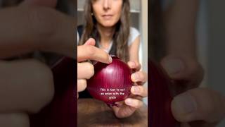HOW YOU CUT AN ONION MATTERS ​⁠@cookingforpeanuts With or against the grain? This is for all onion
