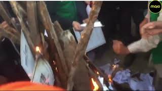 Farmers Burn Copies of the New Farm Laws at Singhu Border | Farmers Protest | Lohri