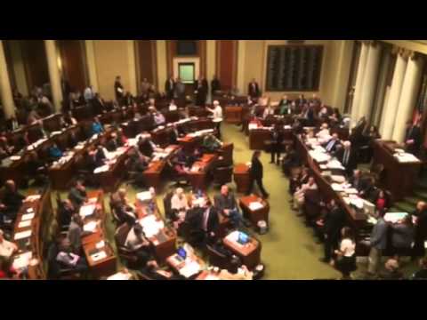 Final Minute Of 2015 MN Legislative Session - YouTube