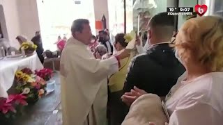 Sacerdote oficia misa y dice que pandemia es falsa