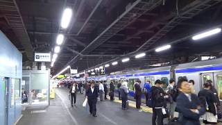 【ダイヤ改正後の最初の平日】品川駅での折り返し車内整備が終了してドアを開く上野東京ライン常磐線下りE531系勝田行きの終電