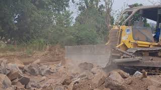 Bulldozer Komatsu D68 rock work