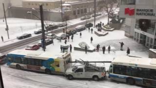 Bus Bonspiel: Jennifer Jones narrates Montreal's car curling