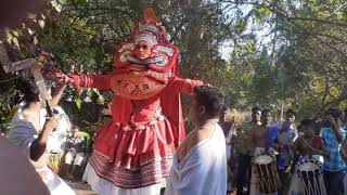 ചോമ്പാൽ അയ്യിട്ട വിളപ്പിൽ ശ്രീ ഭുവനേഷ്യരി ക്ഷേത്ര നാഗഭഗവതി തിറ