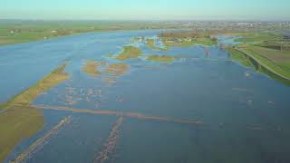 Dronebeelden van hoogwater in de IJssel